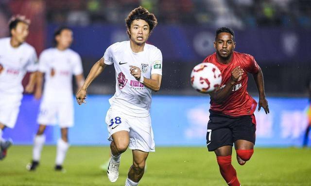 乐竟体育平台-亚泰遭遇连败，保级形势岌岌可危