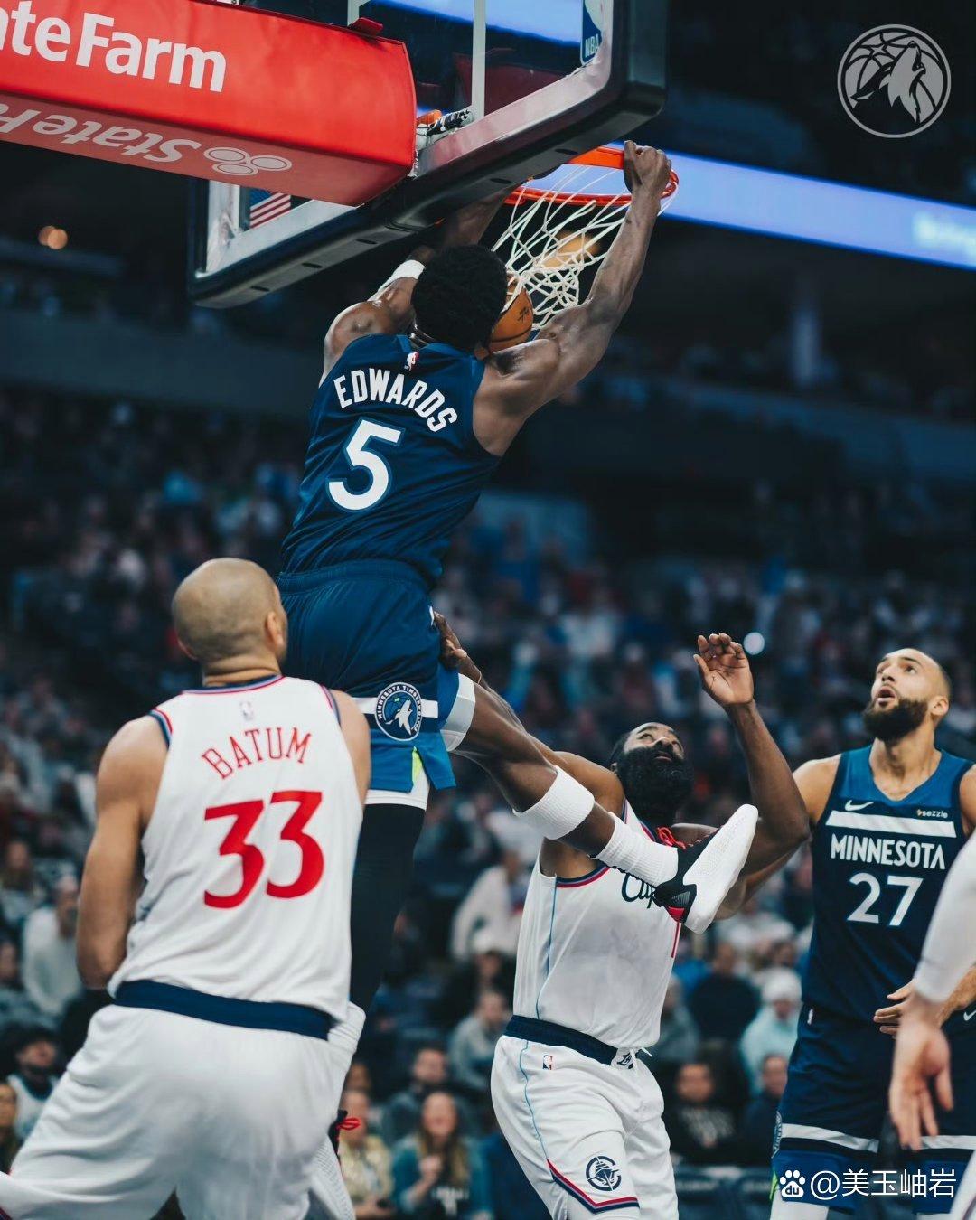 乐竟体育入口-森林狼队球员表现优异,全队团结一致获得胜利的例子