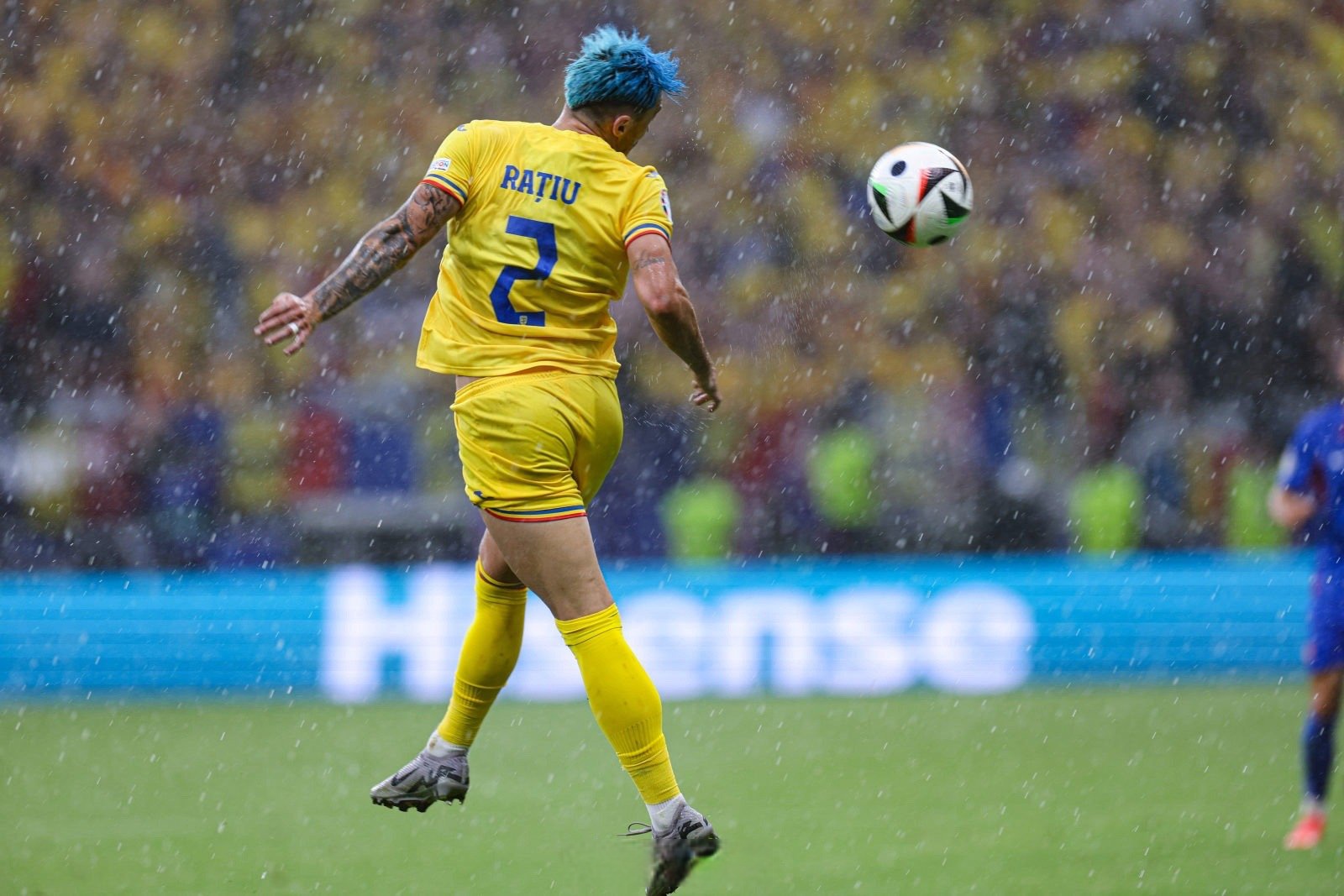 欧洲精英联赛掀起热浪，球风颠覆(欧洲足坛三巨头)